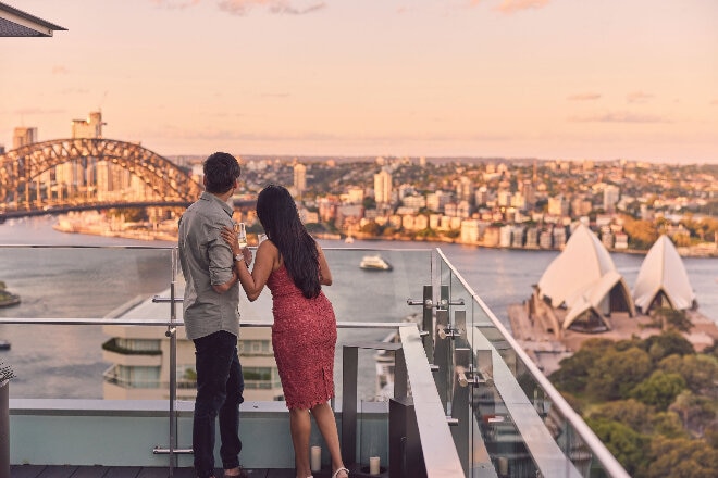 COUPLE IN SYDNEY HARBOUR